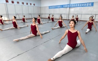 新闻评论类节目稿件，新闻评论类节目主持稿
