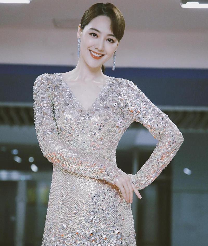 新闻联播女主持 - 中央电视台新闻联播女主持-第1张图片-华田资讯 新闻联播女主持 - 中央电视台新闻联播女主持-第1张图片-华田资讯