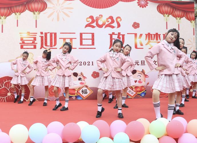 新闻联播搞笑版 - 新闻联播搞笑版台词-第2张图片-华田资讯 新闻联播搞笑版 - 新闻联播搞笑版台词-第2张图片-华田资讯