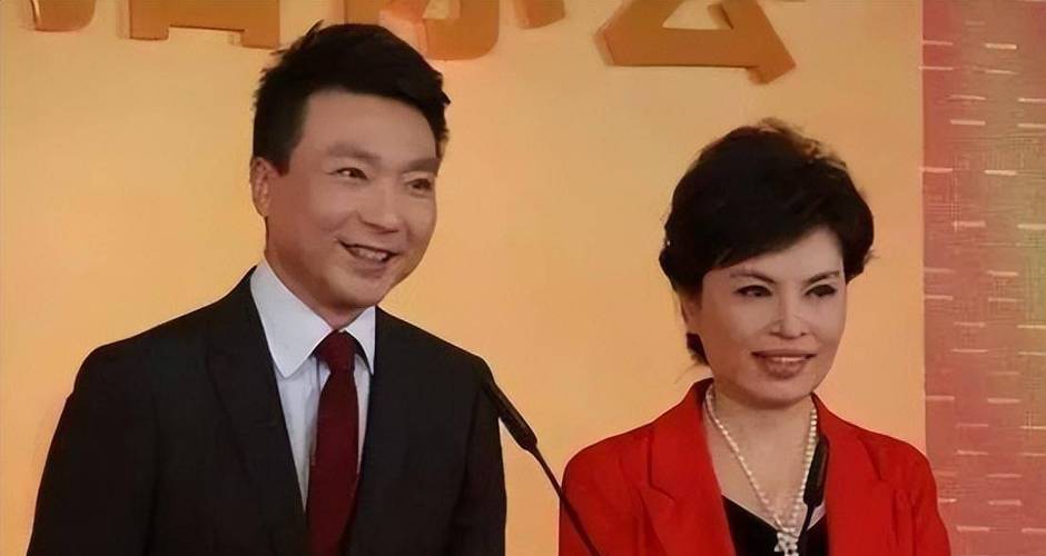新闻联播主持人康辉 - 新闻联播主持人康辉的嘴歪了-第1张图片-华田资讯 新闻联播主持人康辉 - 新闻联播主持人康辉的嘴歪了-第1张图片-华田资讯