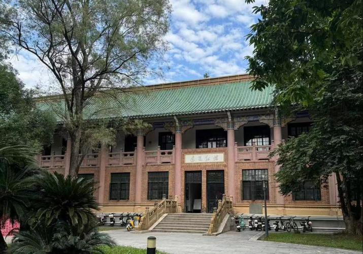 华南理工大学新闻与传播学院 - 张雪峰谈新闻传播学专业-第8张图片-华田资讯 华南理工大学新闻与传播学院 - 张雪峰谈新闻传播学专业-第8张图片-华田资讯