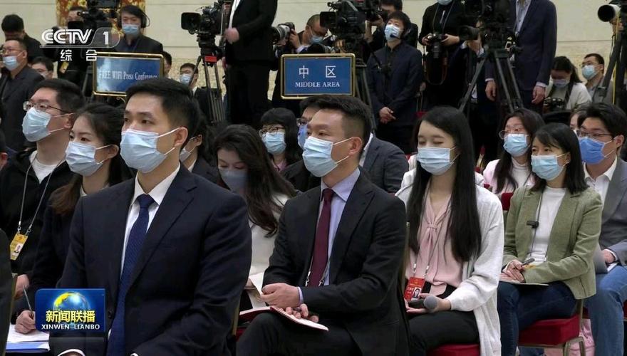 出镜报道与新闻主持(出镜报道与节目主持)-第3张图片-华田资讯 出镜报道与新闻主持(出镜报道与节目主持)-第3张图片-华田资讯